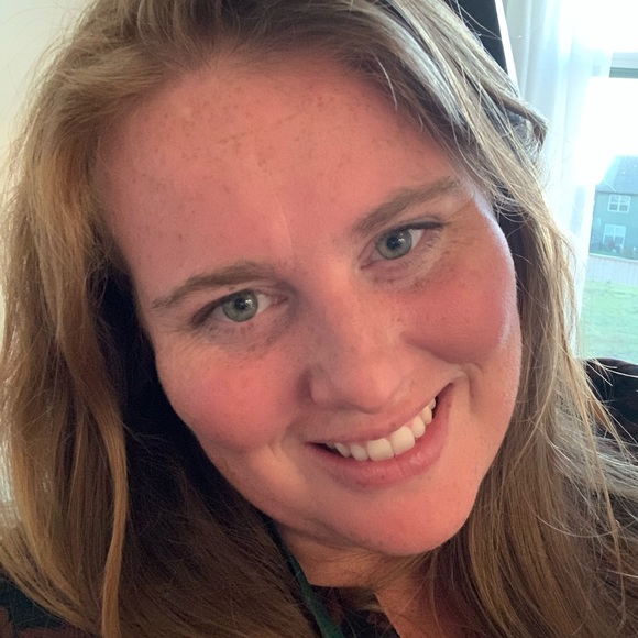 Meet your Posher, Stephanie - Picture 7 of 8